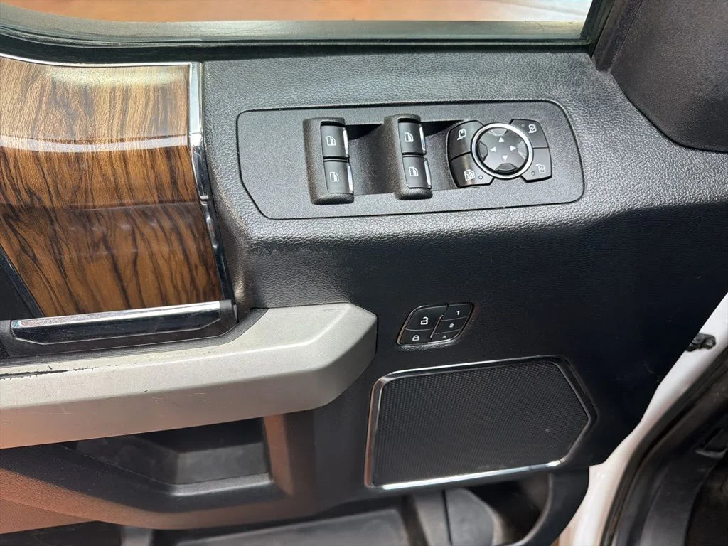 Used 2020 White Ford Lariat image 20