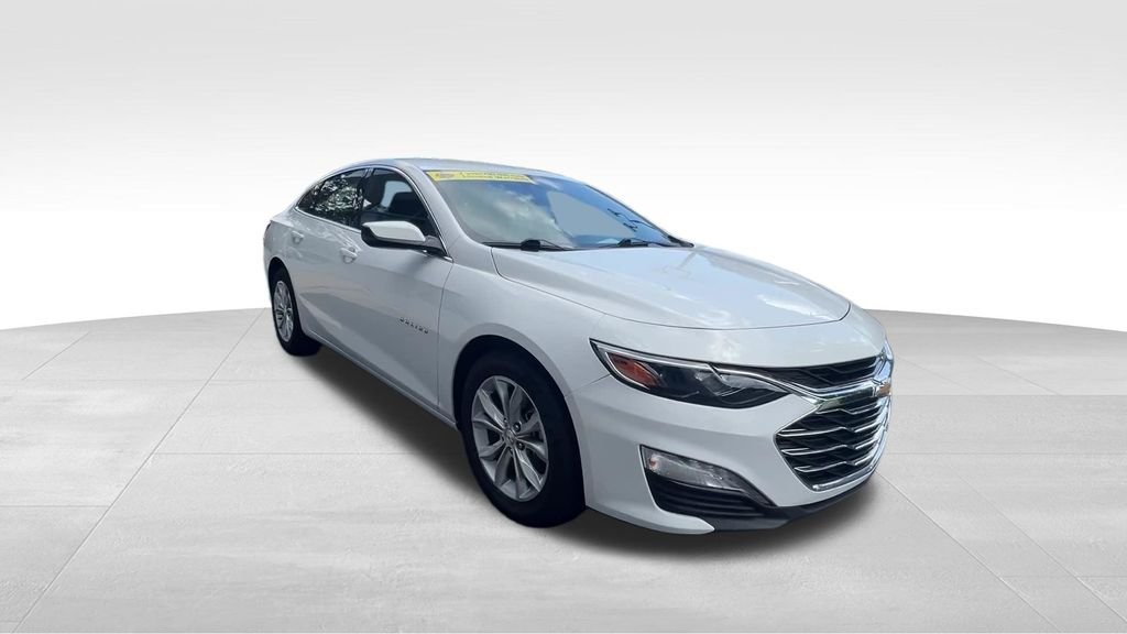 Used 2025 Summit White Chevrolet LT image 13