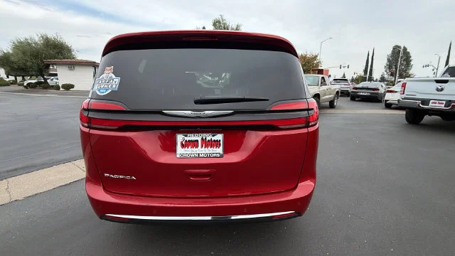 Used 2025 Red Chrysler Select image 5