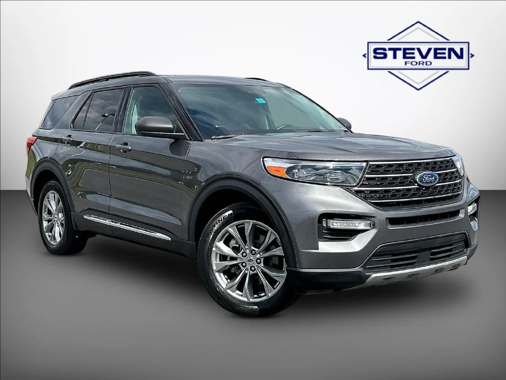 Used 2023 Gray Ford XLT image 1