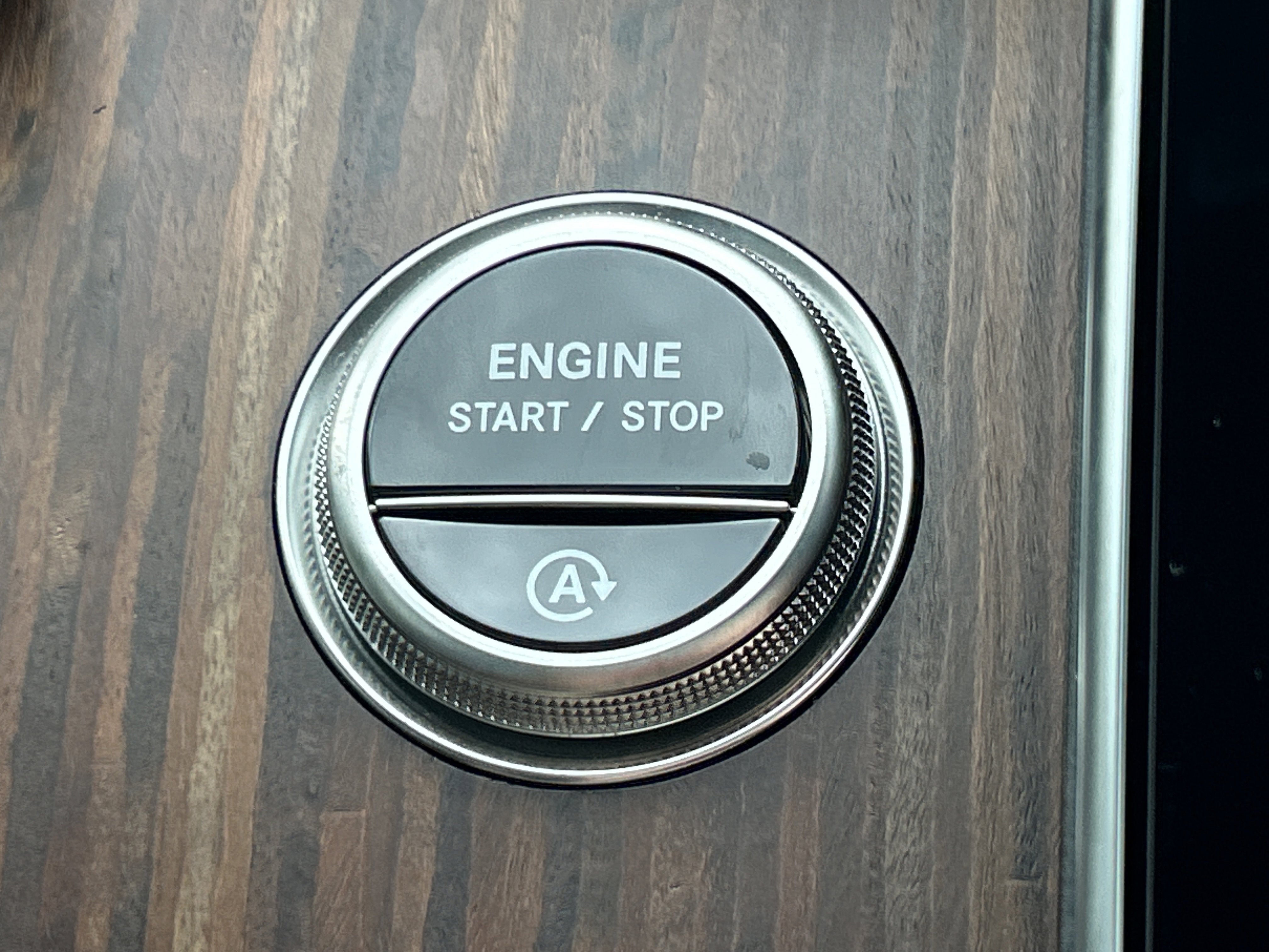New 2026 MANUFAKTUR Moonlight White Metallic Mercedes-Benz C 300 4MATIC® Sedan image 29