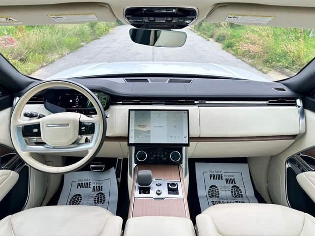 Used 2023 Fuji White Land Rover SE image 27