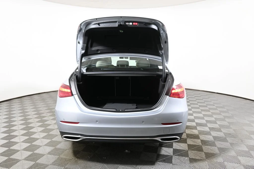 Used 2026  Mercedes-Benz C 300 image 33