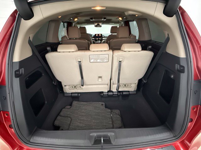 Used 2022 Radiant Red Honda Touring image 32