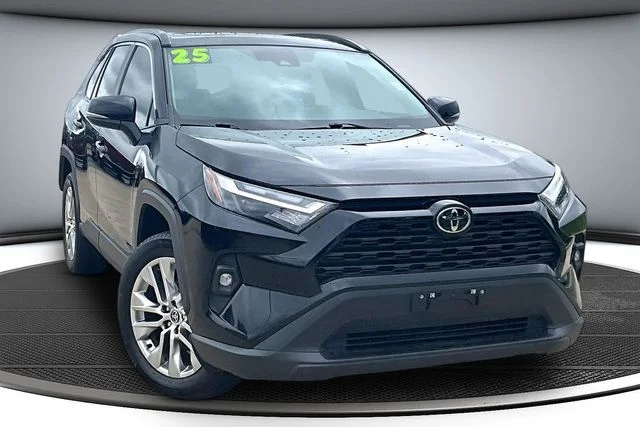 Used 2025 Midnight Black Metallic Toyota XLE Premium image 3