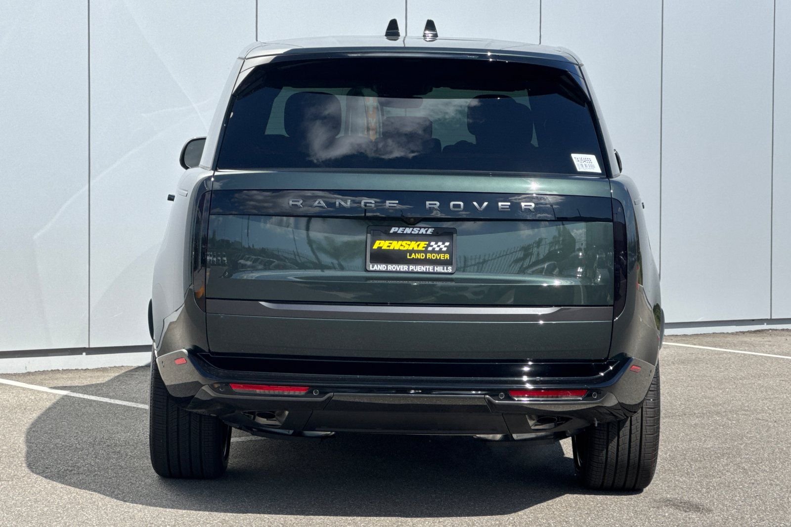New 2026 Belgravia Green Land Rover SE image 4