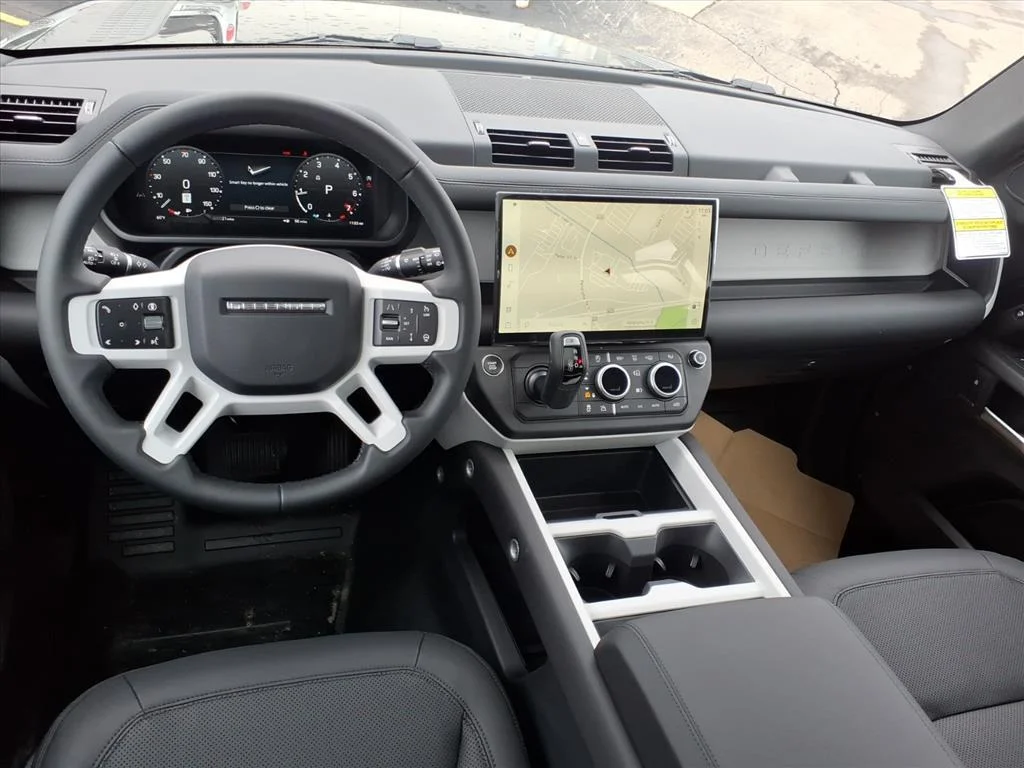 New 2026 Santorini Black LAND ROVER S image 7