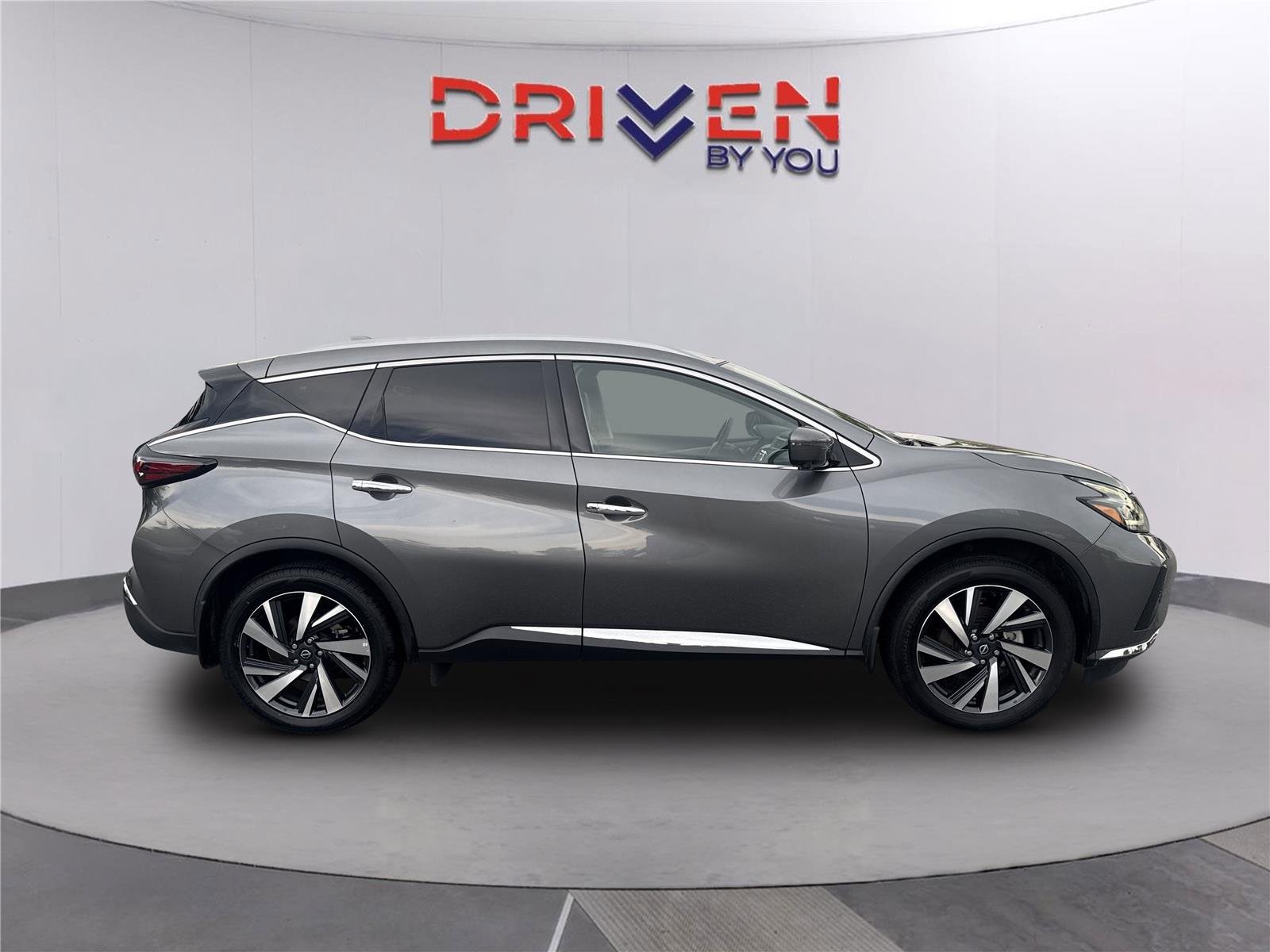Used 2023 Gun Metallic Nissan SL image 3