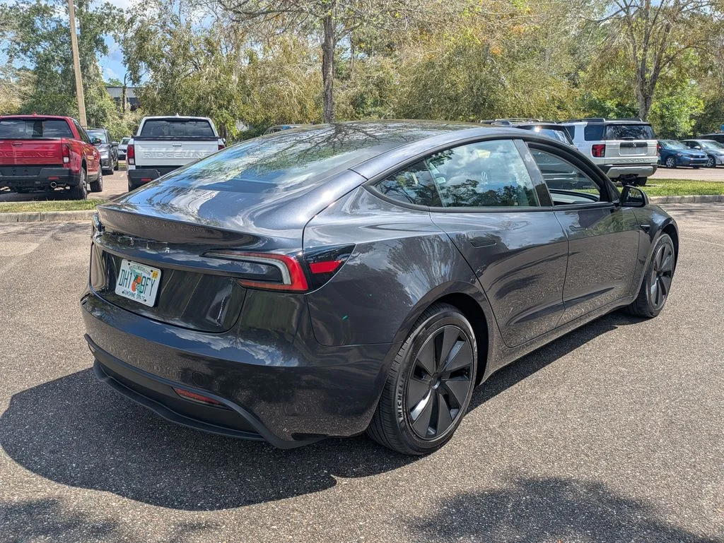 Used 2025  Tesla Long Range image 4