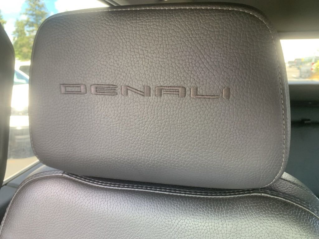 Used 2022 Green GMC Denali image 25