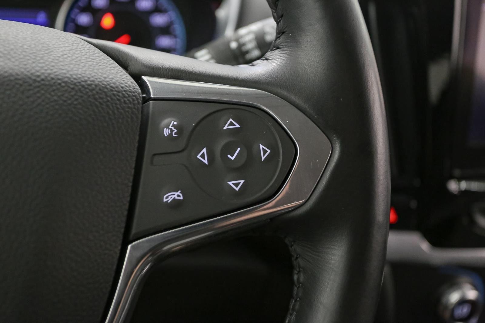 Used 2020 Graphite Metallic Chevrolet LT Cloth image 39