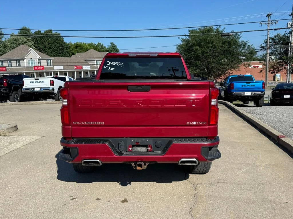 Used 2019 Red Chevrolet Custom image 7