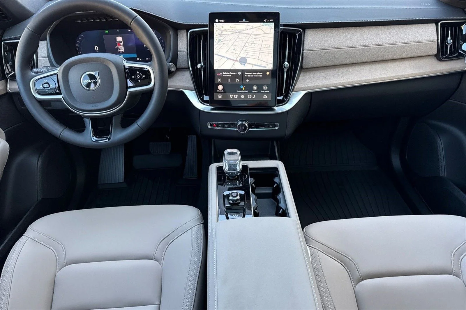 2026 Volvo XC90 Plus - Photo 3