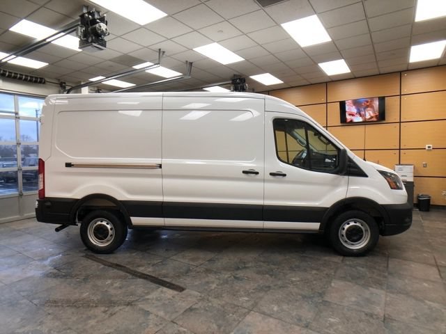 New 2026 Oxford White Ford T350 image 8