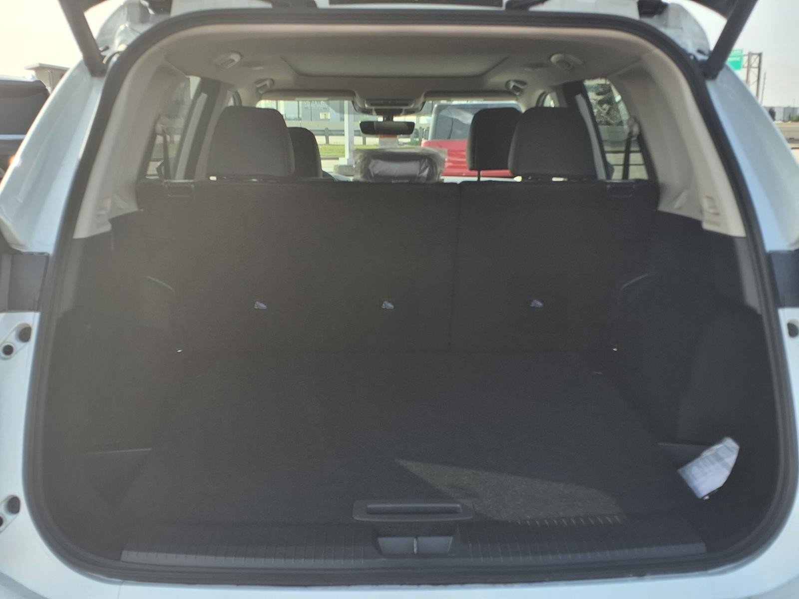 New 2026 Everest White Pearl TriCoat Nissan Dark Armor™ image 10