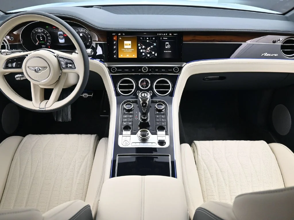Used 2026  Bentley V8 image 4