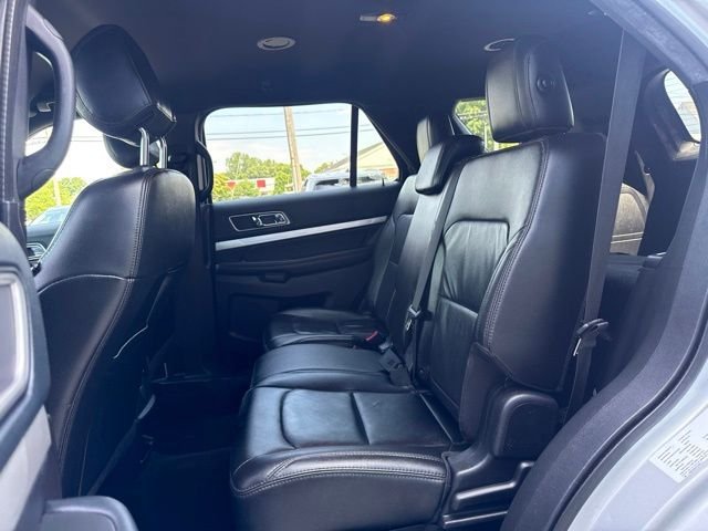 Used 2016 Gray Ford XLT image 10