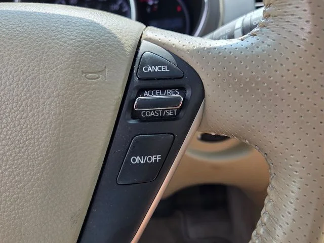 Used 2012 Red Nissan LE image 29