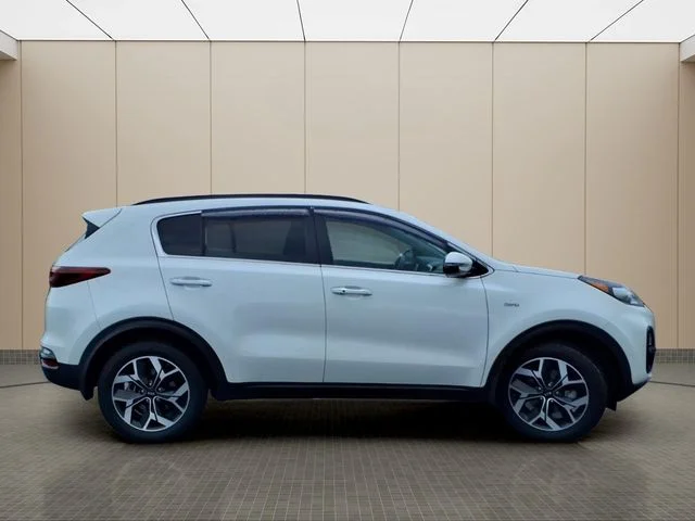 Used 2022 White Kia EX image 5