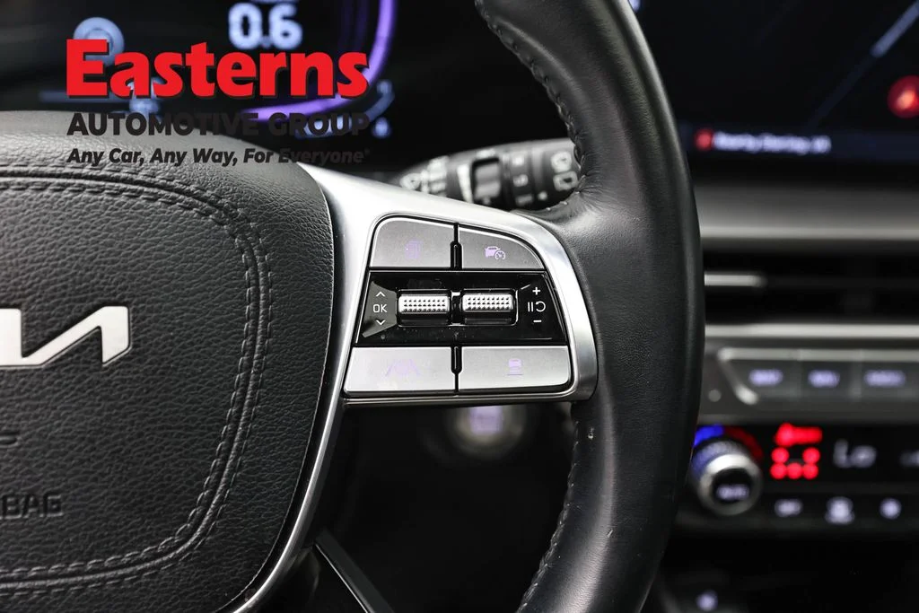 Used 2025 Black Kia S image 16
