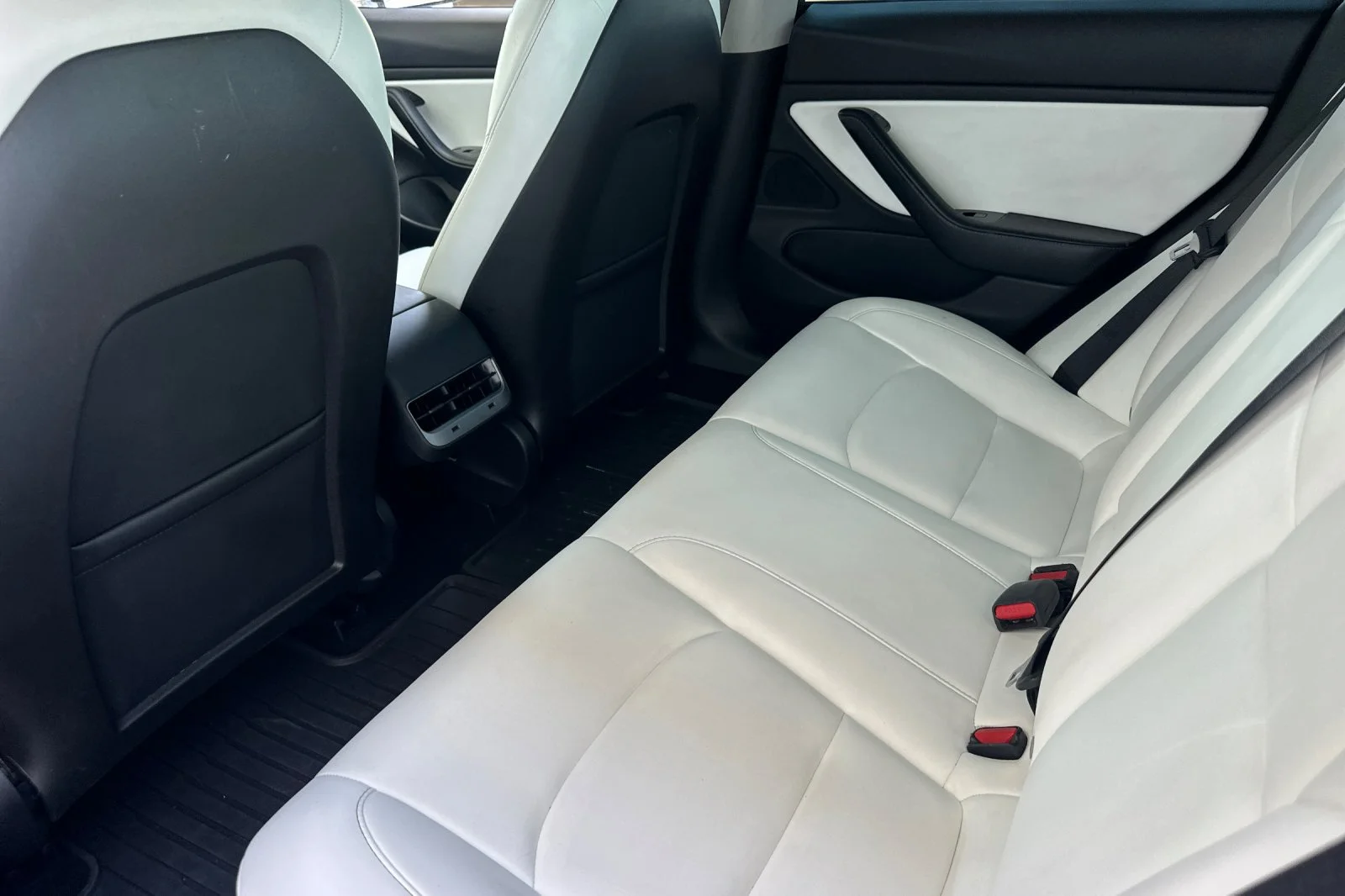 Used 2019 White Tesla Standard Range Plus image 12
