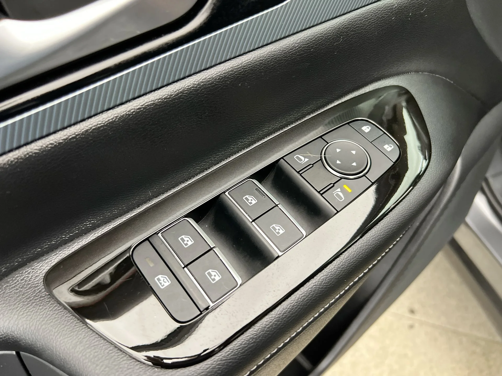 Used 2025 Gray Nissan SL image 23