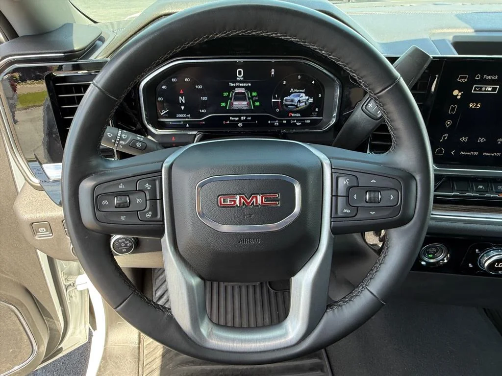 Used 2024 Summit White Gaz GMC Elevation image 14