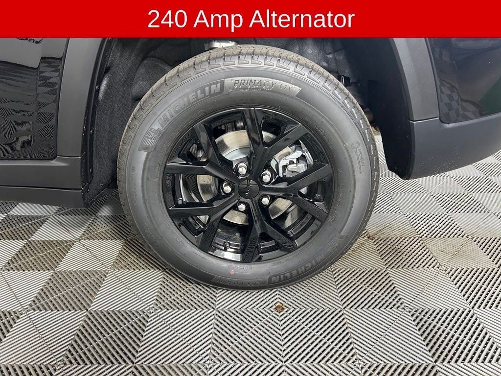 New 2026 Diamond Black Crystal Pearlcoat Jeep Altitude image 20