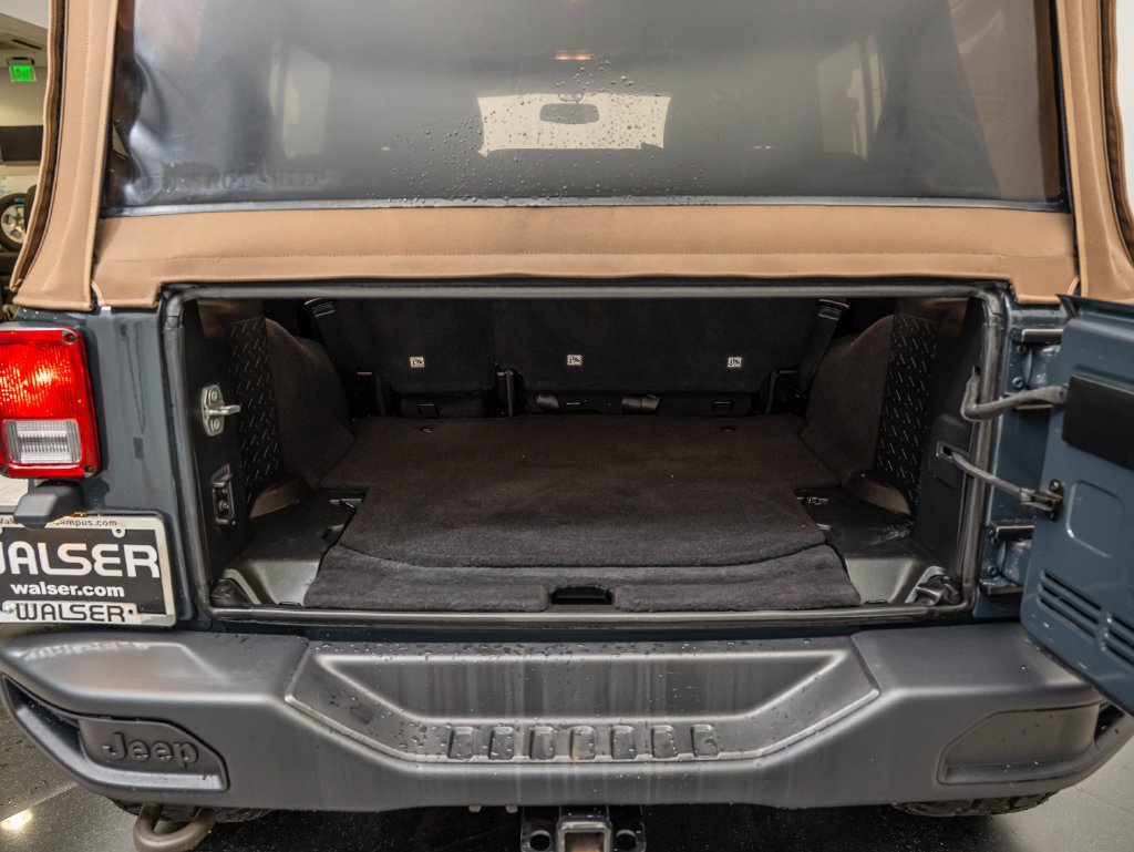Used 2018 Rhino Clearcoat Jeep Unlimited Sport image 36
