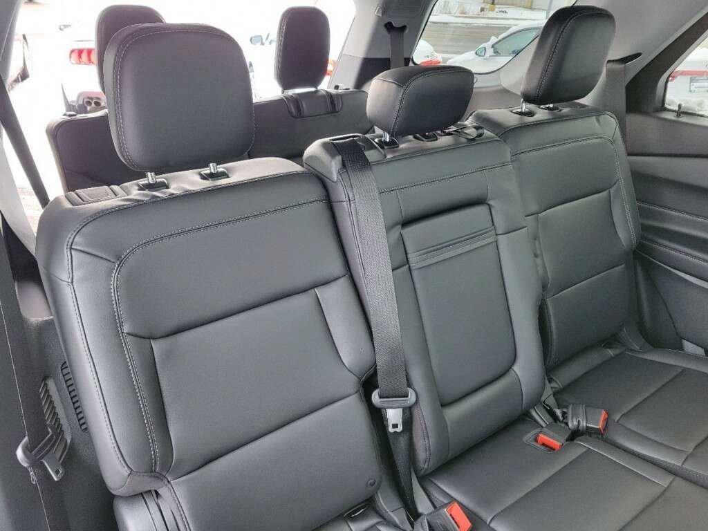 Used 2023 Black Metallic Ford XLT image 24