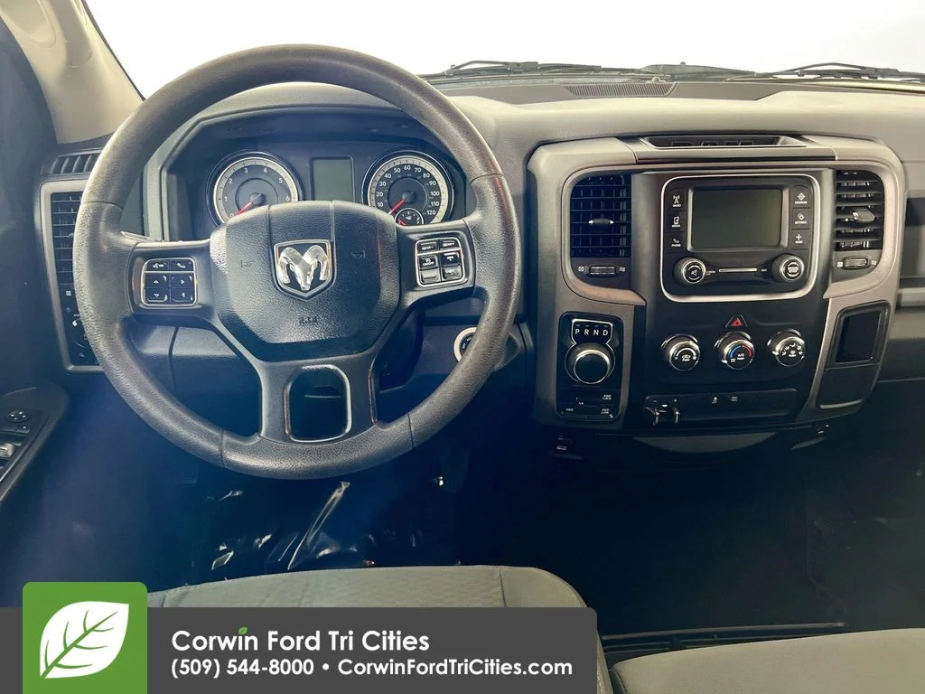 Used 2018 Bright Silver Clearcoat Metallic Ram Express image 23