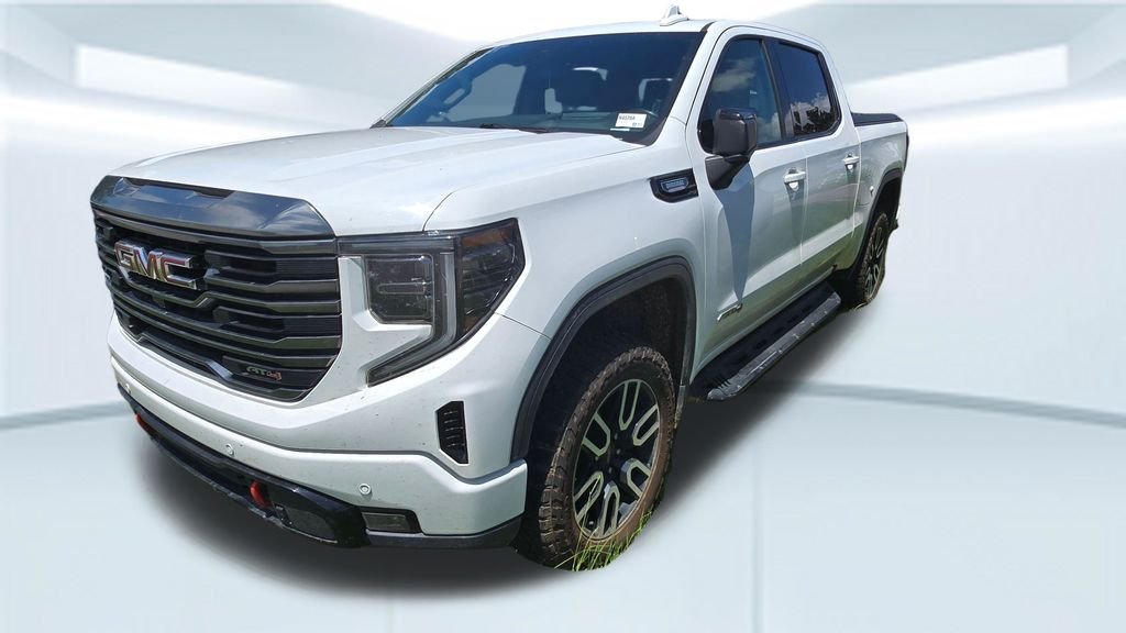 Used 2023 White GMC AT4 image 4
