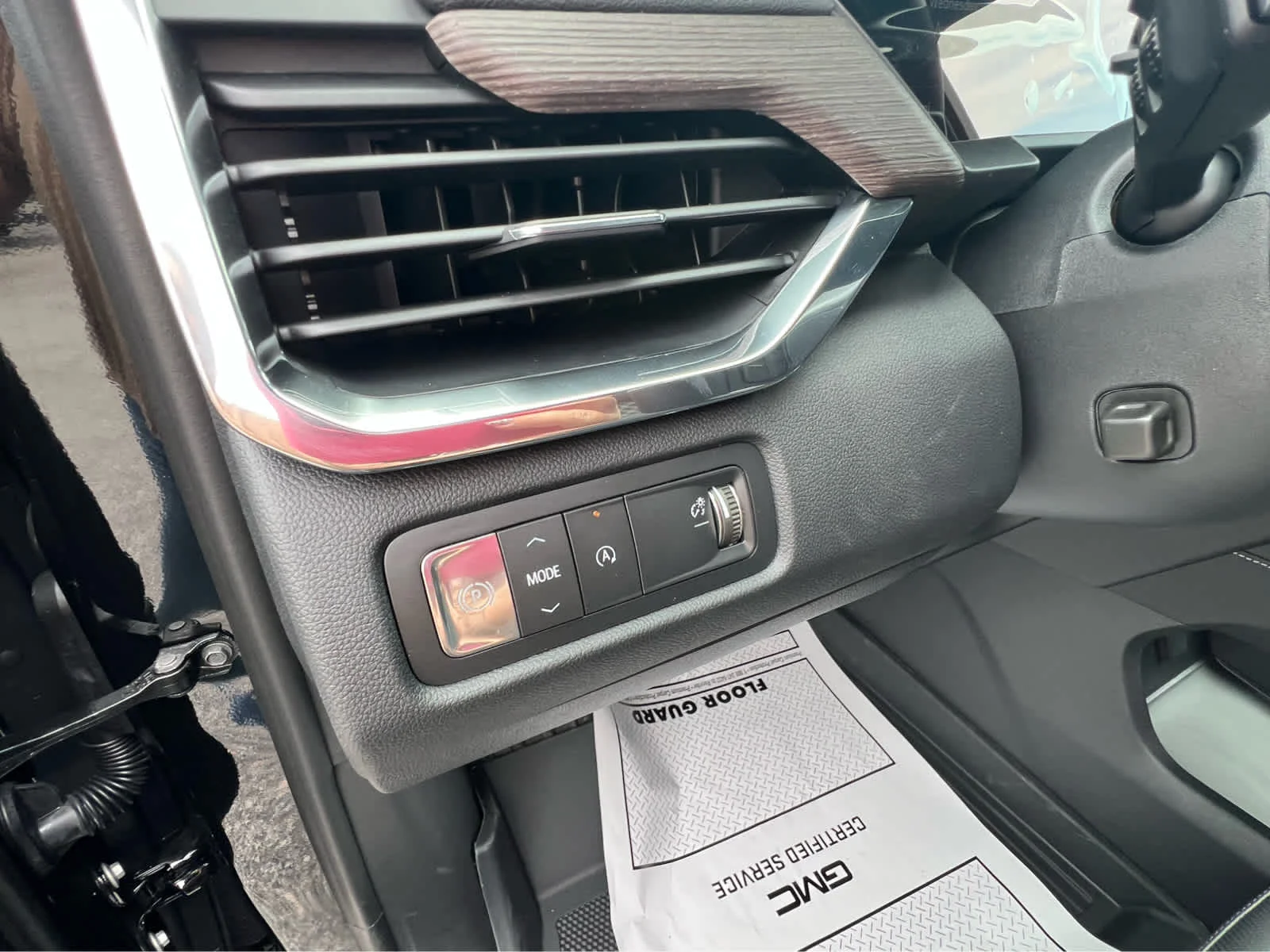 2026 GMC Acadia Denali - Photo 12