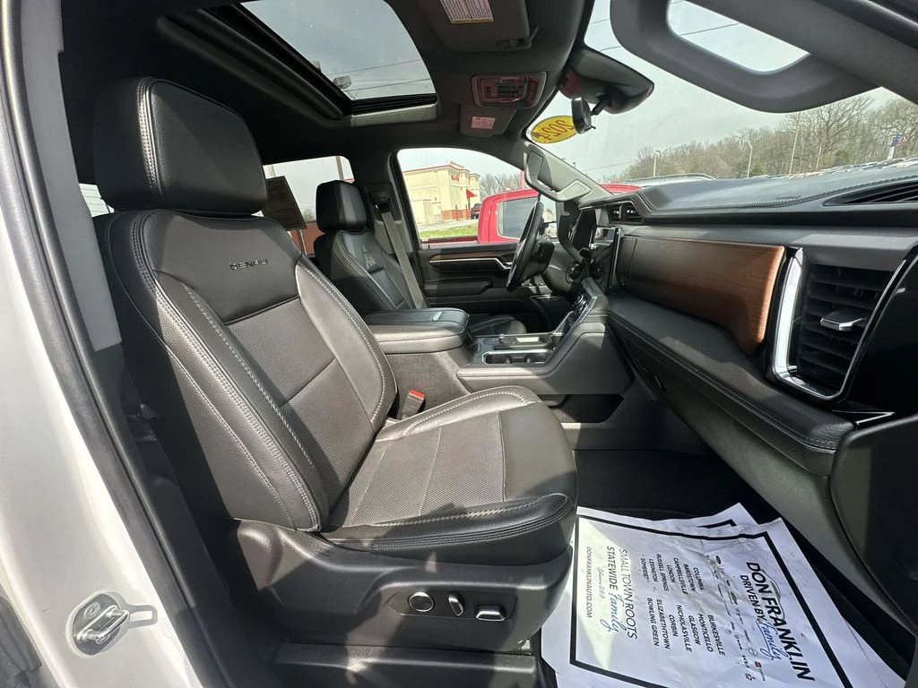 Used 2024 White GMC Denali image 24