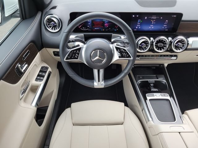 Used 2026 White Mercedes-Benz GLB 250 image 13