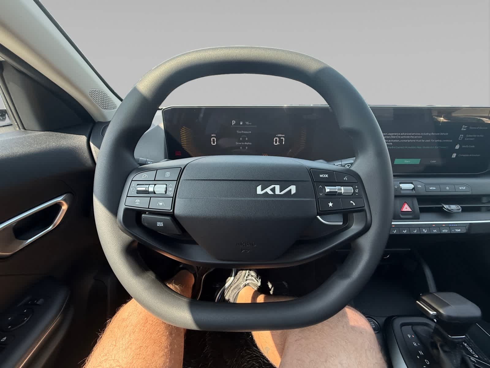 New 2026 Snow White Pearl Kia LXS image 13