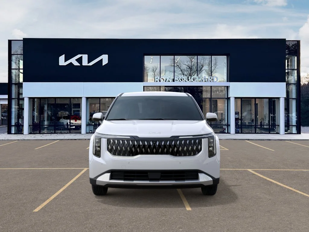 New 2027 Snow White Pearl Kia LXS image 2
