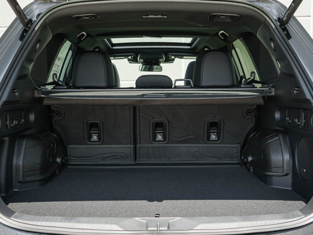 New 2026 MAGNETITE GRAY METALLIC Subaru Wilderness image 8