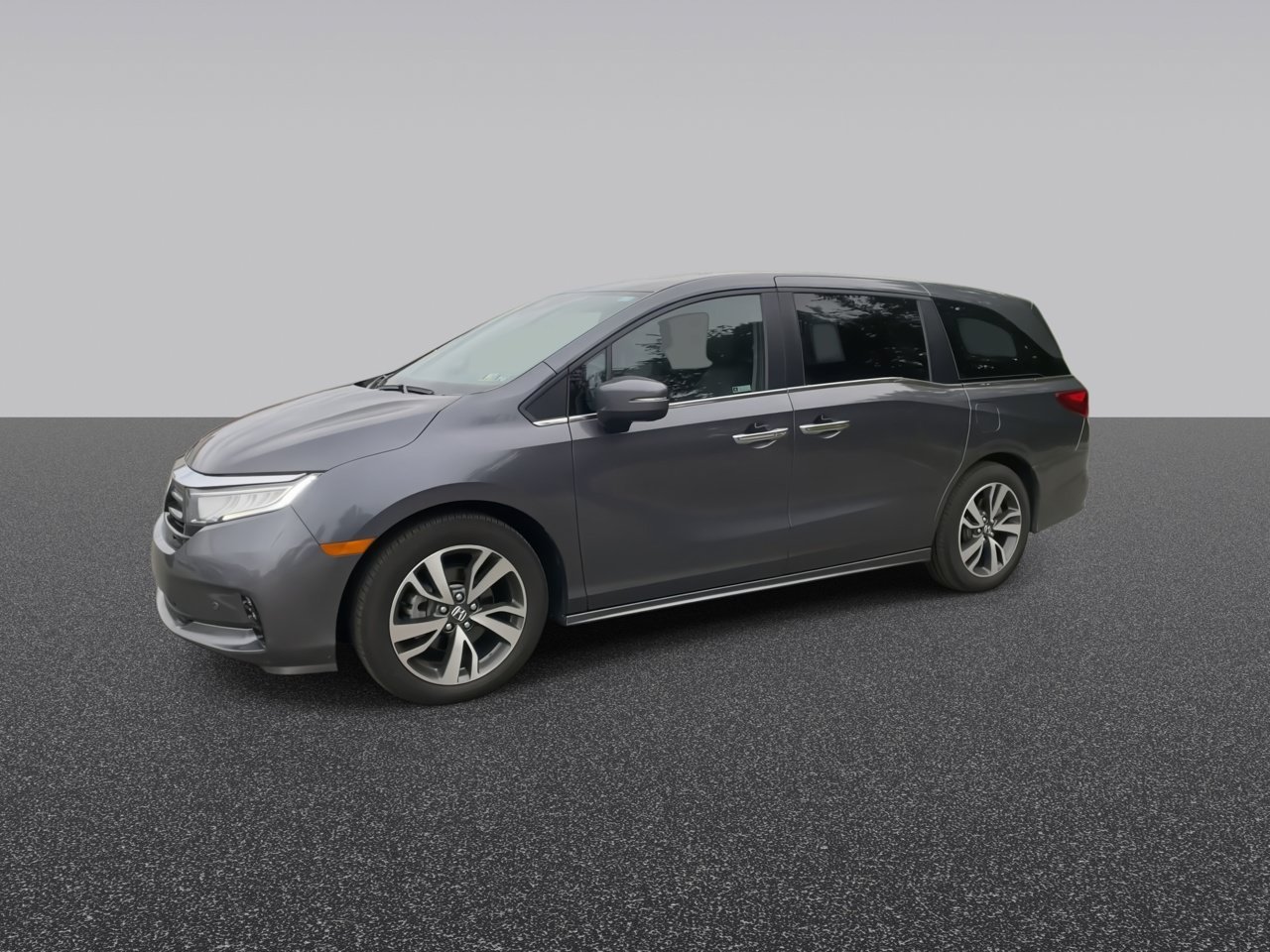 Used 2024 Modern Steel Metallic Honda Touring image 4