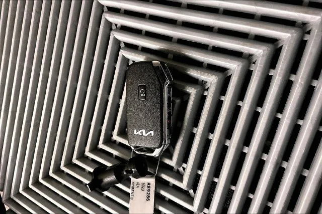 Used 2023 Everlasting Silver Kia SX image 11