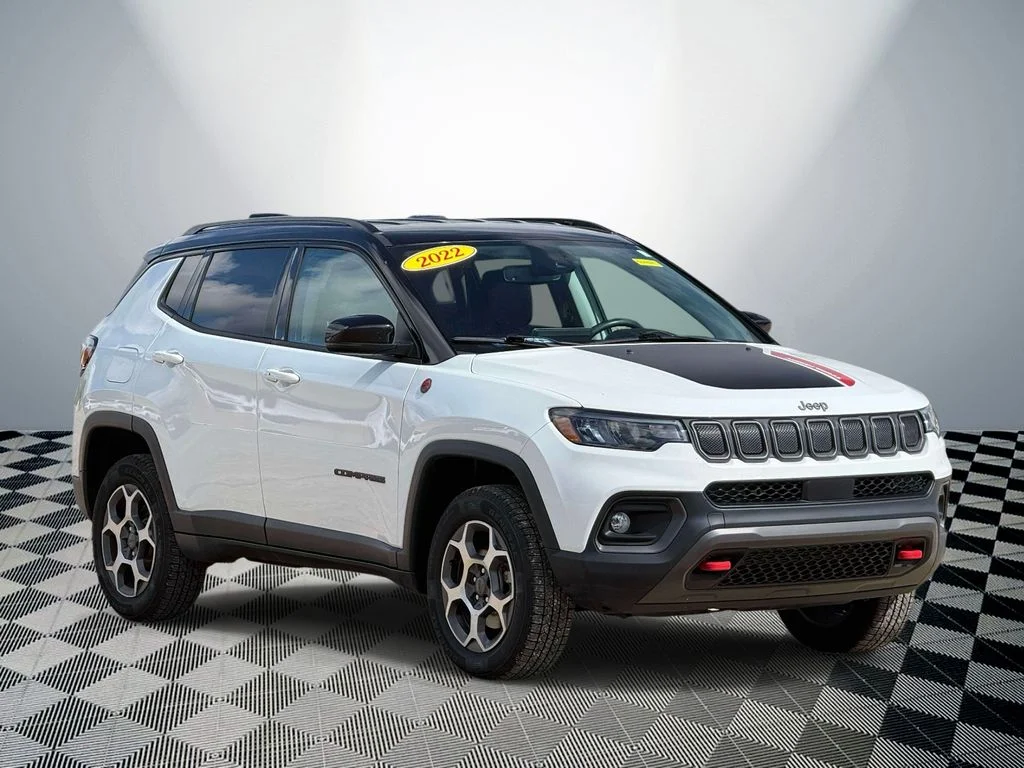 Used 2022 White Jeep Trailhawk image 4