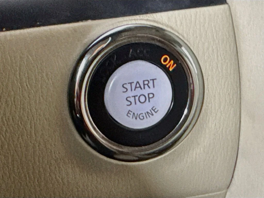 Certified Used 2022 Red INFINITI LUXE image 21