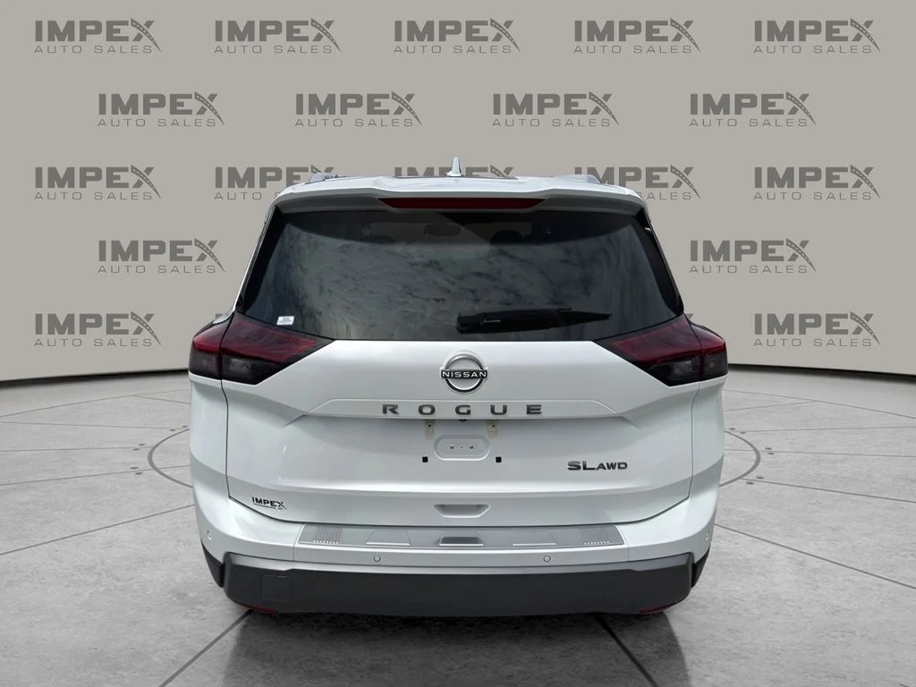 Used 2024 White Nissan SL image 4