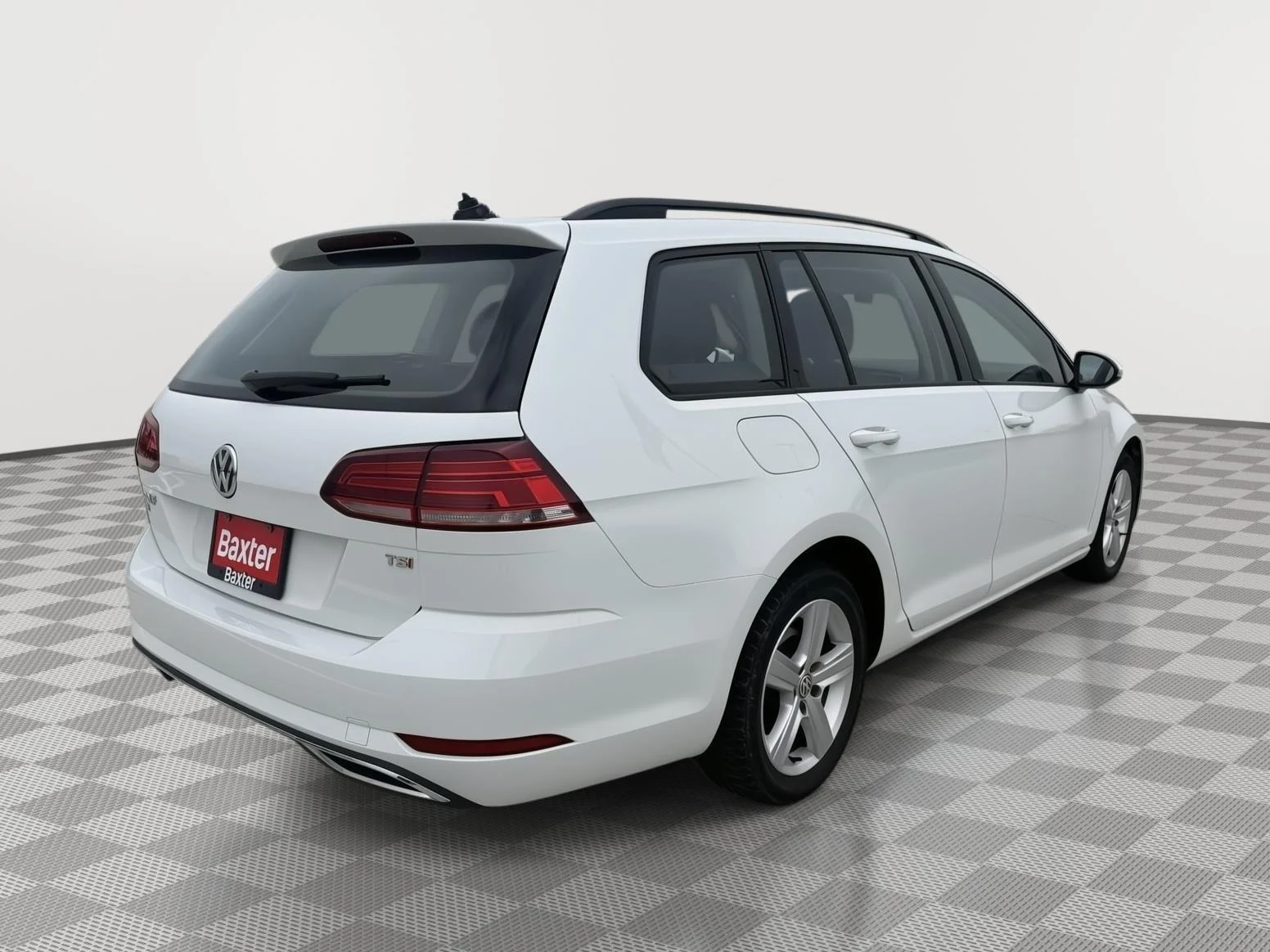 Used 2018 Pure White Volkswagen SE image 9