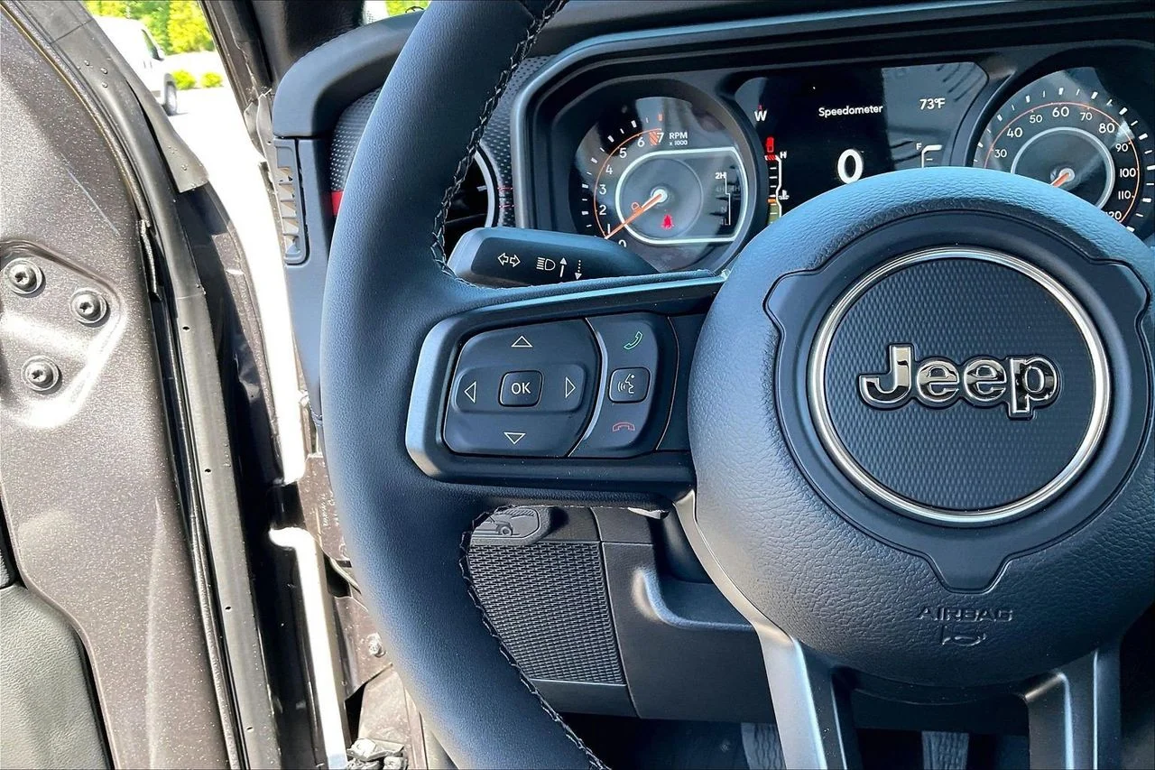 New 2026 Granite Crystal Metallic Clearcoat Jeep Rubicon X image 24