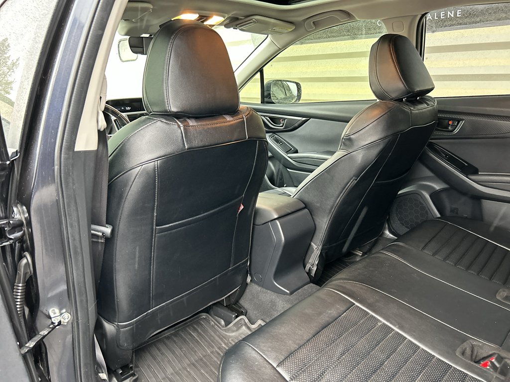 Used 2018 Dark Gray Metallic Subaru Premium image 12