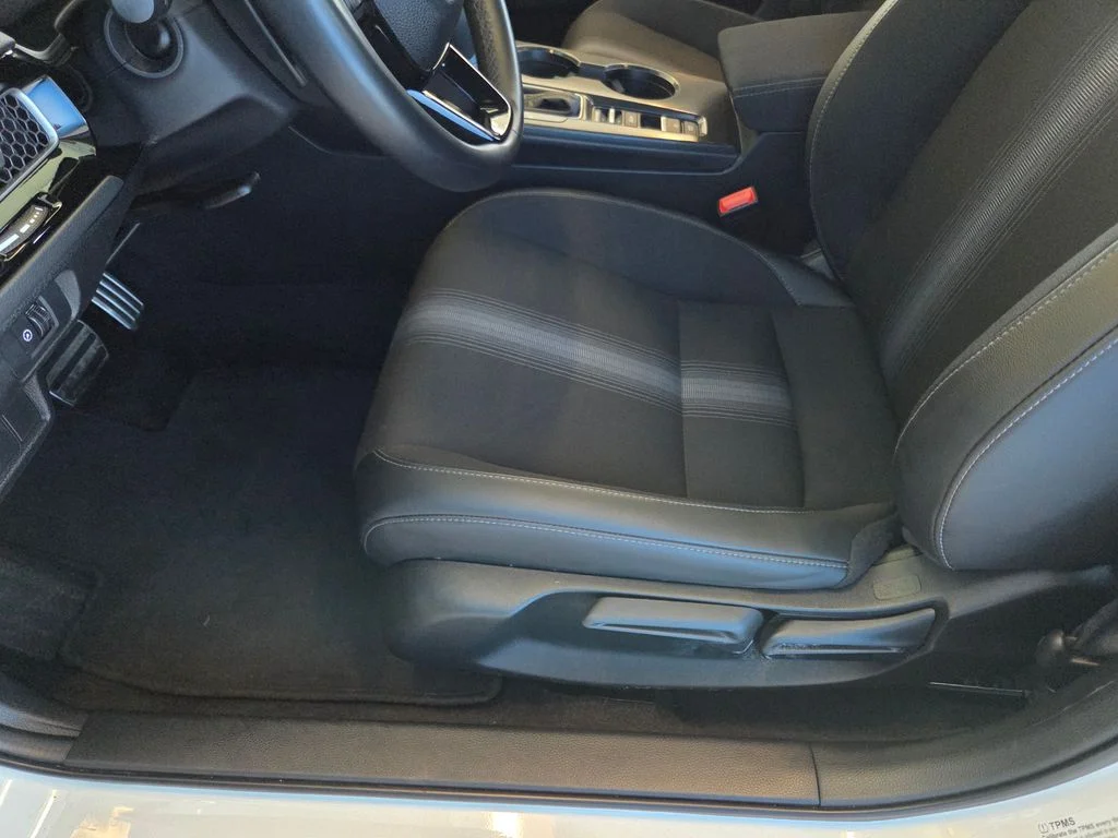 2025 Honda Civic Hatchback Sport - Photo 13