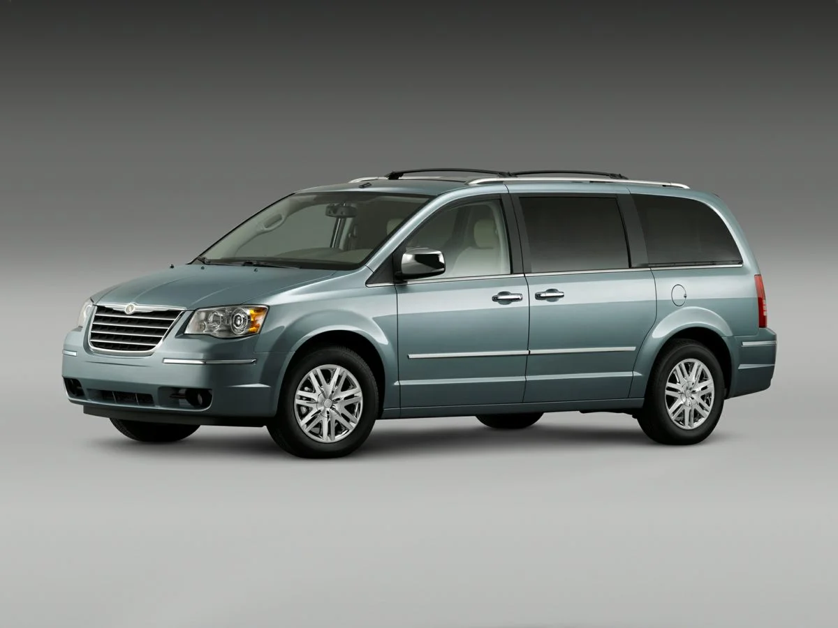 Used 2010 White Chrysler Touring image 1
