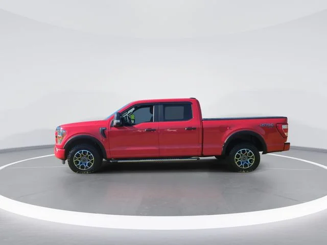 Used 2021 Red Ford XL image 5