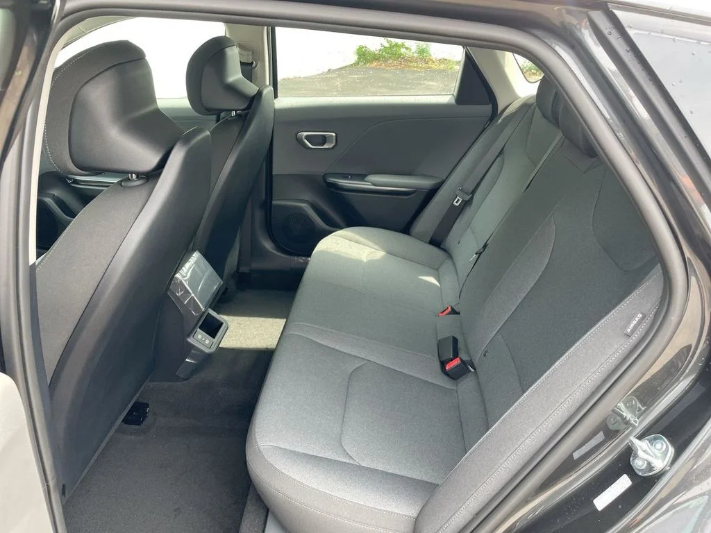 2025 Kia K4 LX - Photo 47